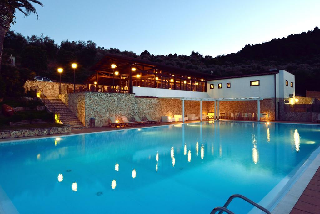 Agriturismo Torre Dei Preti Peschici Exteriör bild